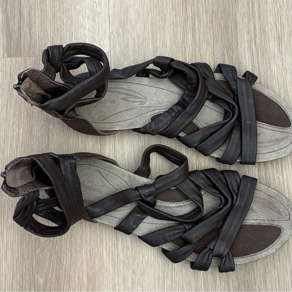 Patagonia Bandha Knot Sandals | Women’s 7 | Brown Leather Gladiator Strappy - Picture 2 of 7